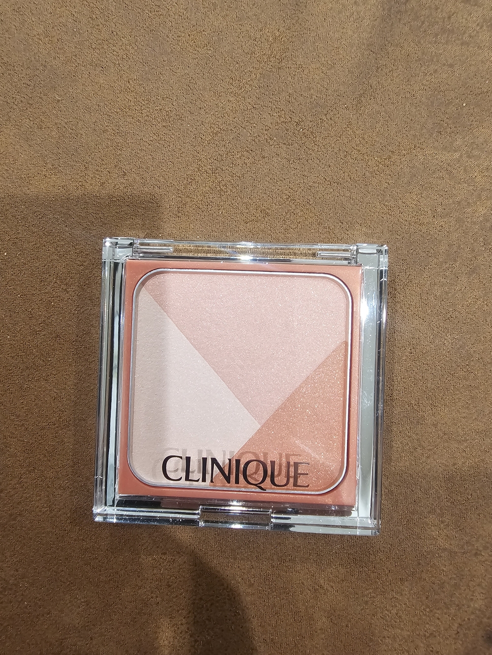Clinique Peach and Light Pink Radiant Bronzer & Contour Compact
